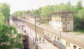 "Oława", widok stacji z kładki nad peronami, 22.05.1992. Fot. J....